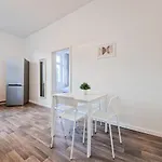 Tolstov - Several 1 Fitter With Kitchen And Washing Machine - 25 Min Messe Dus * Duisbourg