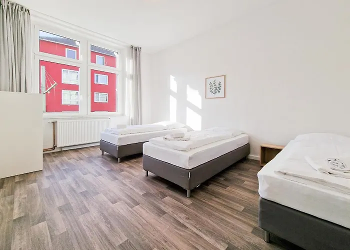 Tolstov - Several 1 Fitter With Kitchen And Washing Machine - 25 Min Messe Dus * Duisburg