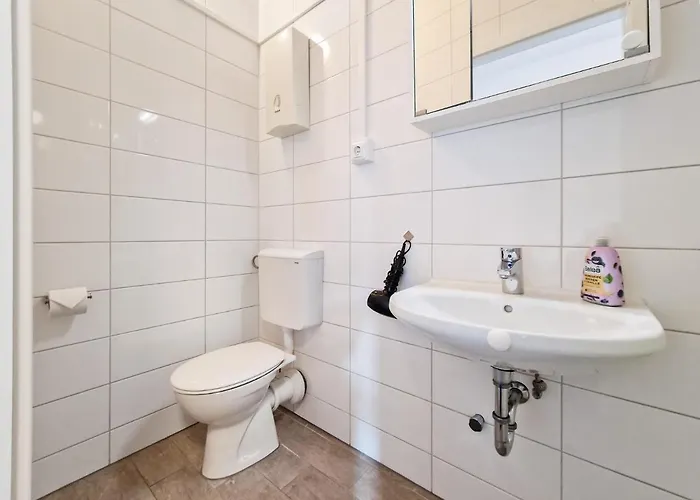 Tolstov - Several 1 Fitter With Kitchen And Washing Machine - 25 Min Messe Dus