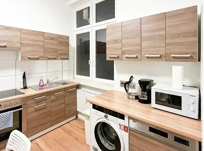 Tolstov - Several 1 Fitter With Kitchen And Washing Machine - 25 Min Messe Dus * Duisburg