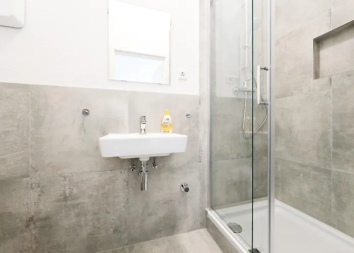 Tolstov - Several 1 Fitter With Kitchen And Washing Machine - 25 Min Messe Dus Apartment *