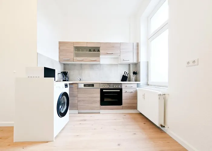 Tolstov - Several 1 Fitter With Kitchen And Washing Machine - 25 Min Messe Dus * Duisburg