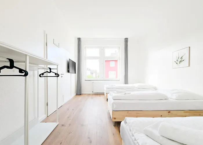 Tolstov - Several 1 Fitter With Kitchen And Washing Machine - 25 Min Messe Dus Duisburg